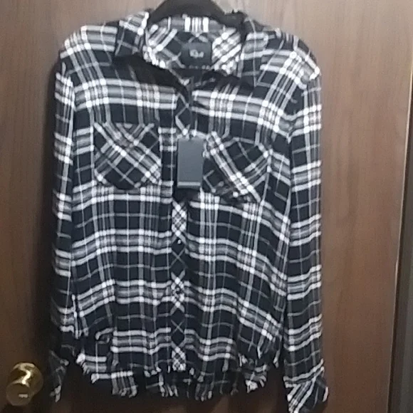 NWT Rails Leo Button down In Onyx Peach - Picture 6 of 13